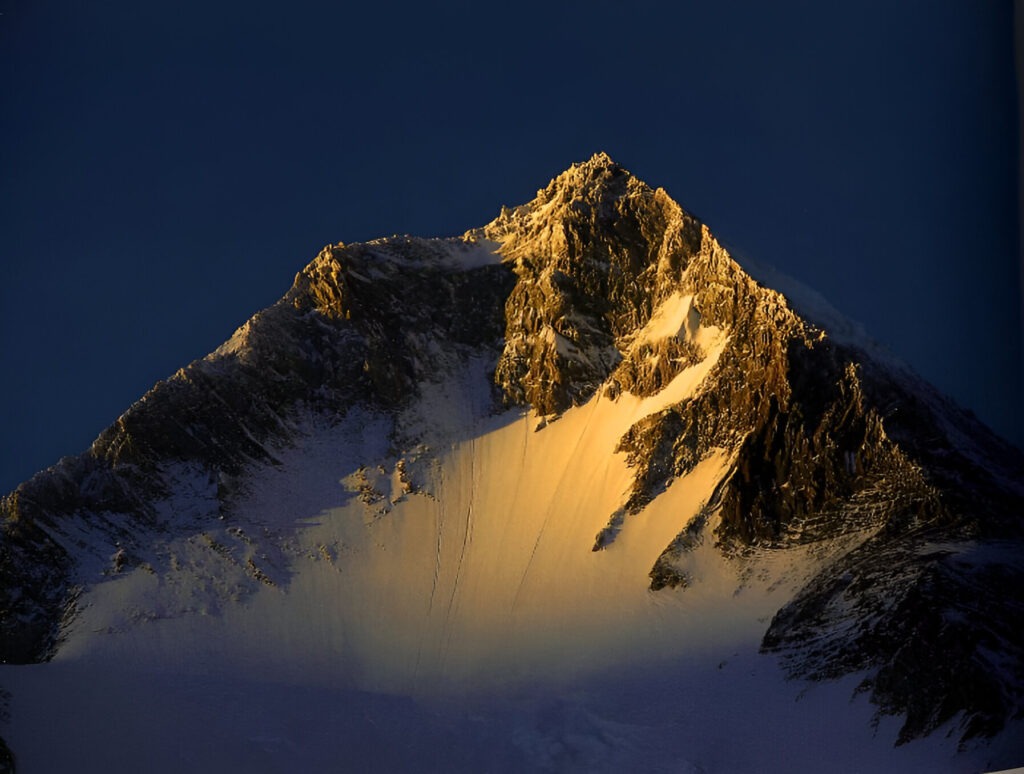 Gasherbrum I (G I) (8,068 m) Expedition