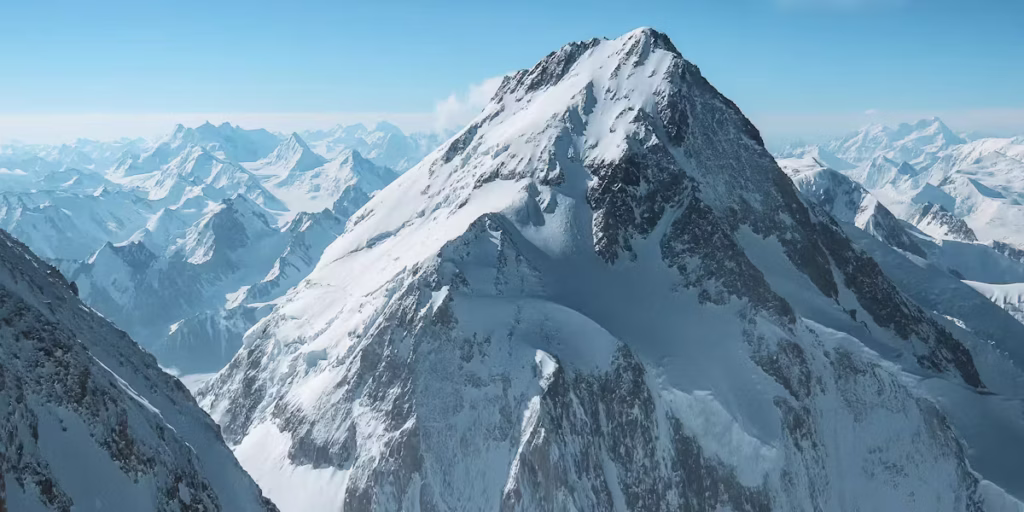 Gasherbrum I (G I) (8,068 m) Expedition