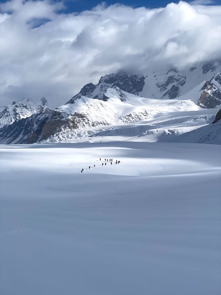 Snow Lake & Hisper La Trek – 4,877m