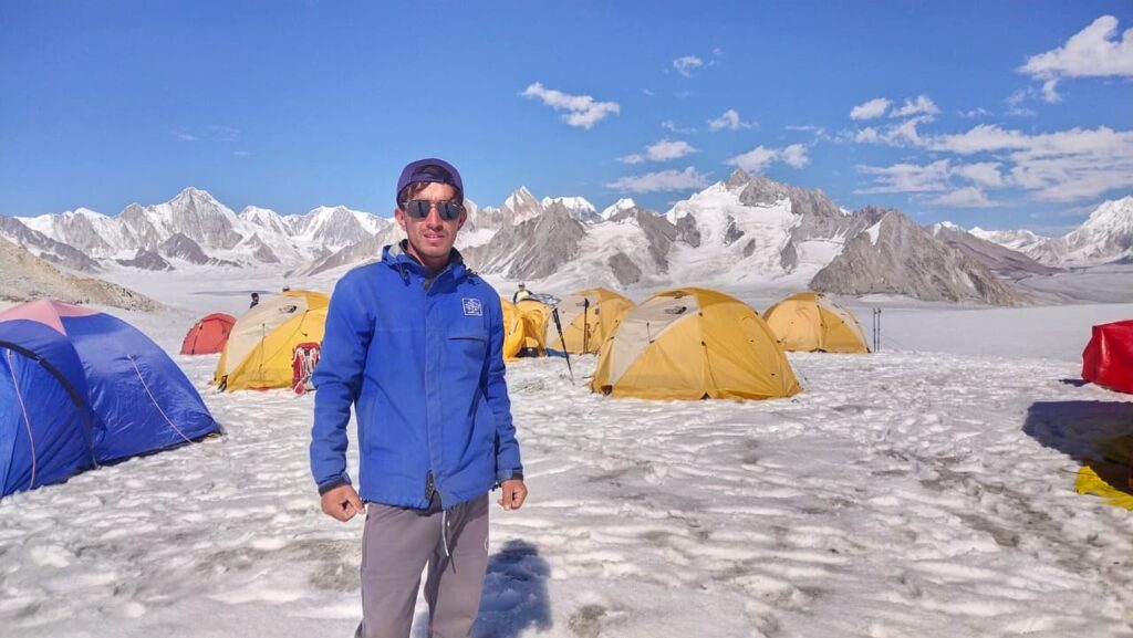 Snow Lake & Hisper La Trek – 4,877m