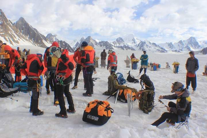 Snow Lake & Hisper La Trek – 4,877m