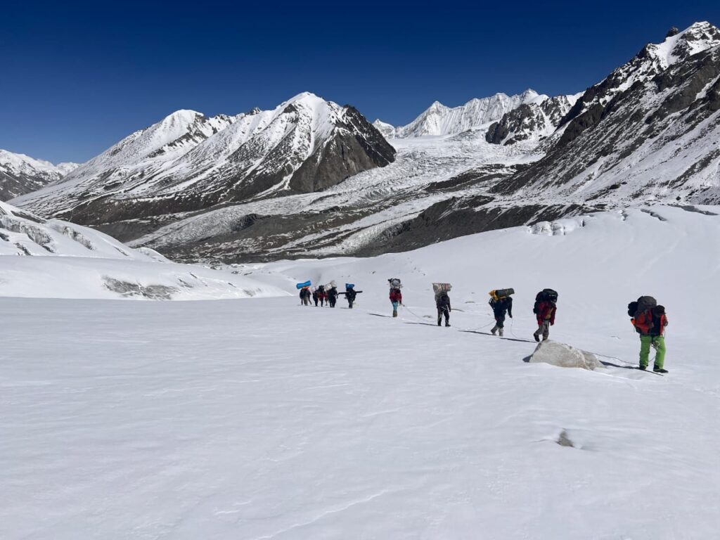 Snow Lake & Hisper La Trek – 4,877m